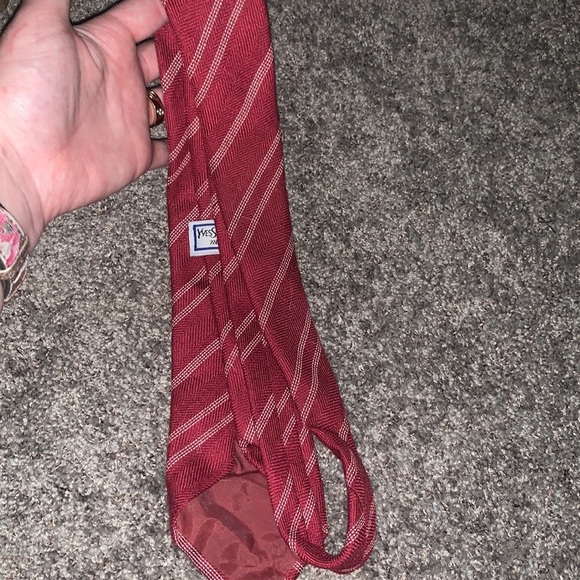 Authentic Vintage red YSL tie (same tie Donald Trump wears!) - Picture 6 of 6
